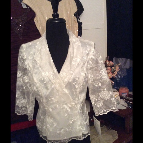 🎊SALE🎊👰Alex Evening White Blouse👰 NWOT🌹
