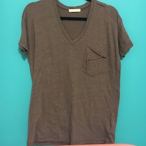 V-neck pocket shirt