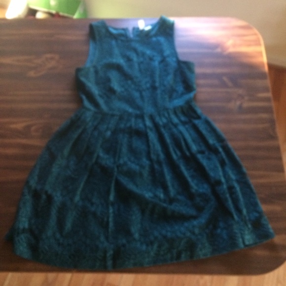 green dress