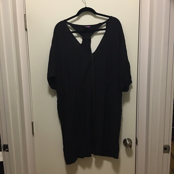 Cut out the back zip up dress