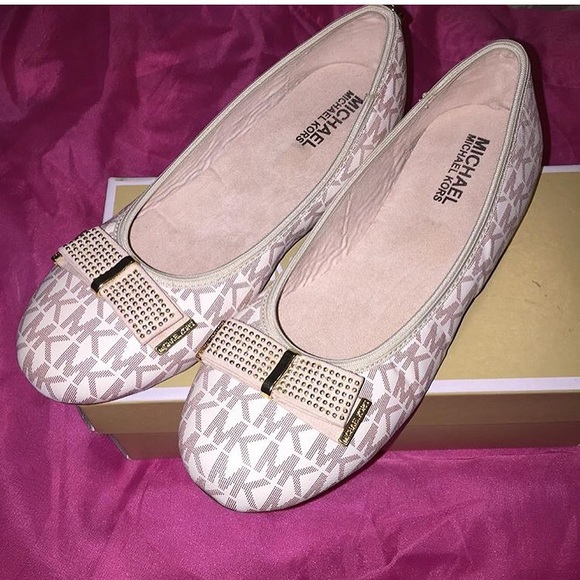 Girls Michael Kors flats - Picture 1 of 1