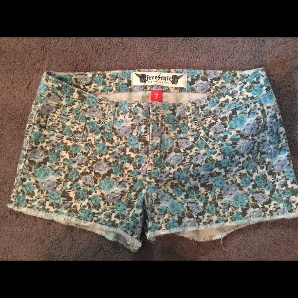 Freestyle floral shorts