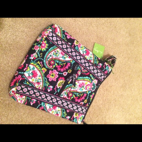 BRAND NEW Vera Bradley Hipster Crossbody