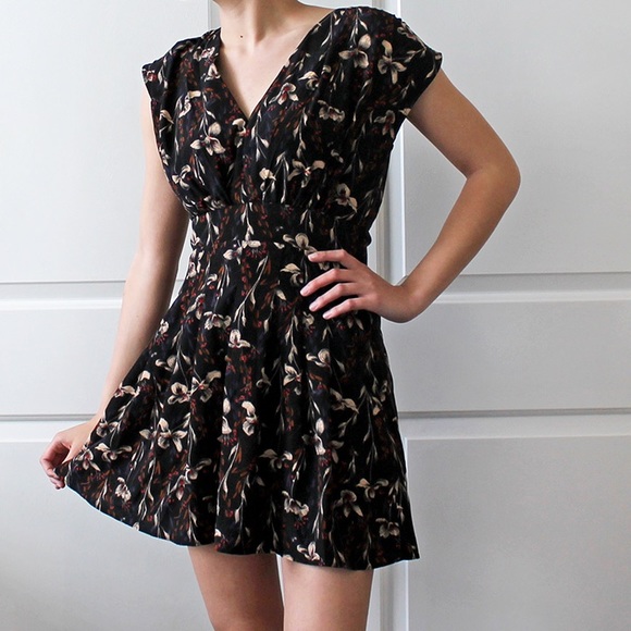 Forever 21 Dresses & Skirts - Forever 21 Wildflower Dress