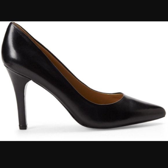 REDUCED! Gwendle Leather Pump - practically new!