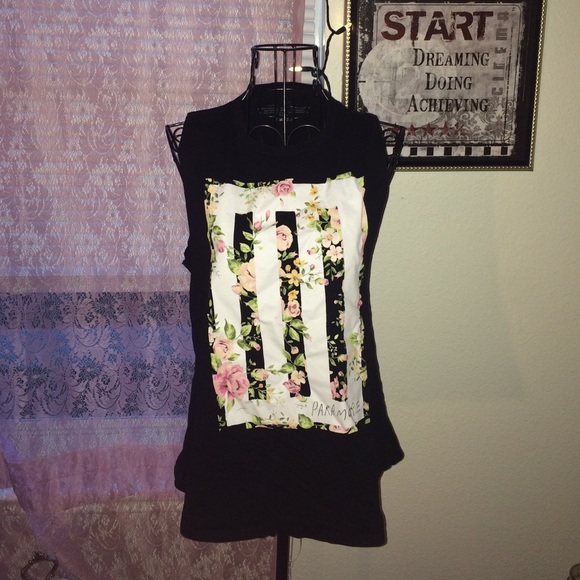 Paramore band tee
