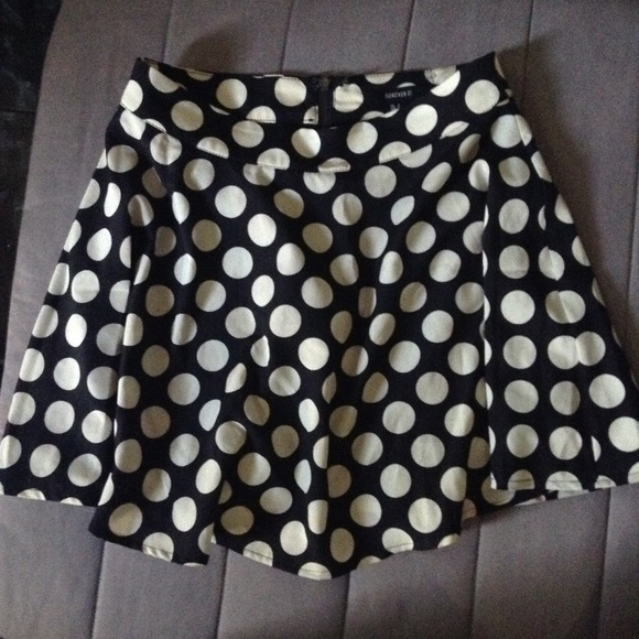 polkadot mini skirt - Picture 2 of 2