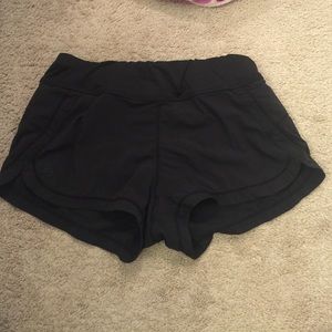 Black athleta running shorts