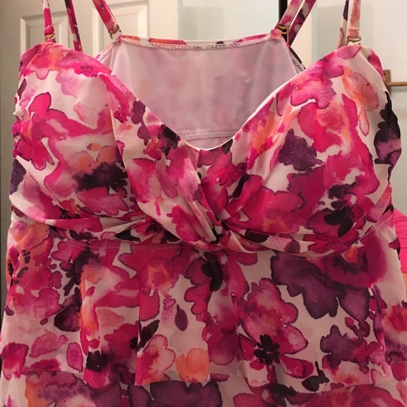 Swim/Tank Top - Picture 2 of 4