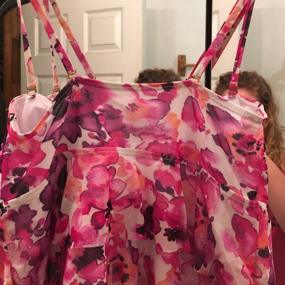 Swim/Tank Top - Picture 3 of 4