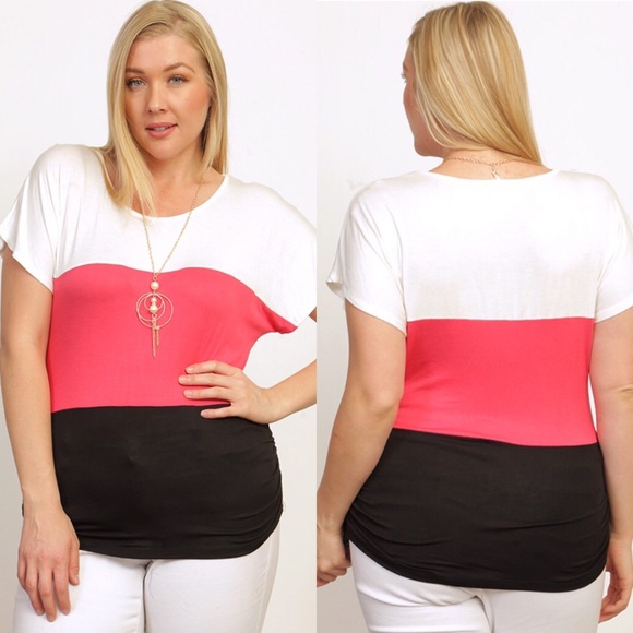 ๐CLEARANCE๐Plus Size Color Block Necklace Top - Picture 2 of 3