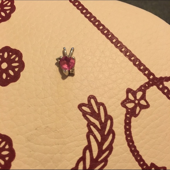 Small heart pendent