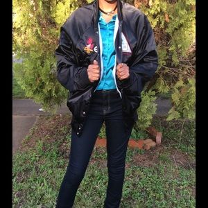 💥💥Black bomber jacket w/ embroidery