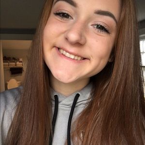 Meet your Posher, Claire