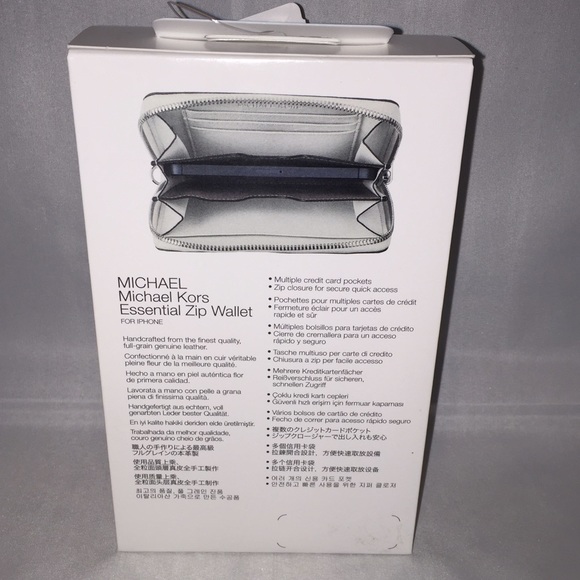 Michael Kors Essential Zip Wallet - Picture 2 of 4