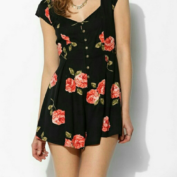 Kimchi Blue Floral Lace-up Romper - Picture 2 of 3