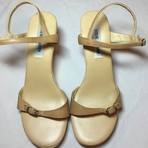 STEVE MADDEN Debyy wood heels