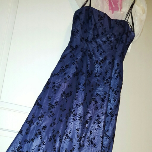 New Ball Gown Size 9/10 - Picture 1 of 6