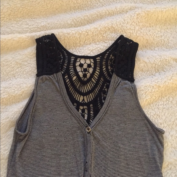 Black & White Vest - Picture 4 of 4