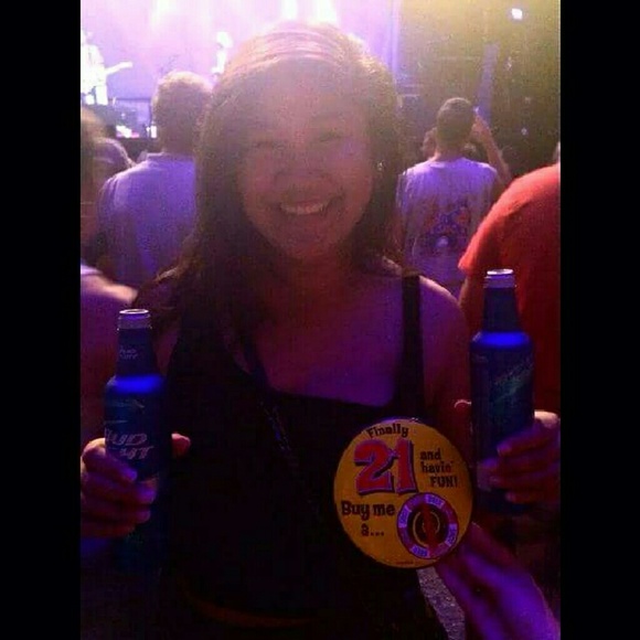 Meet your posher - Picture 2 of 3