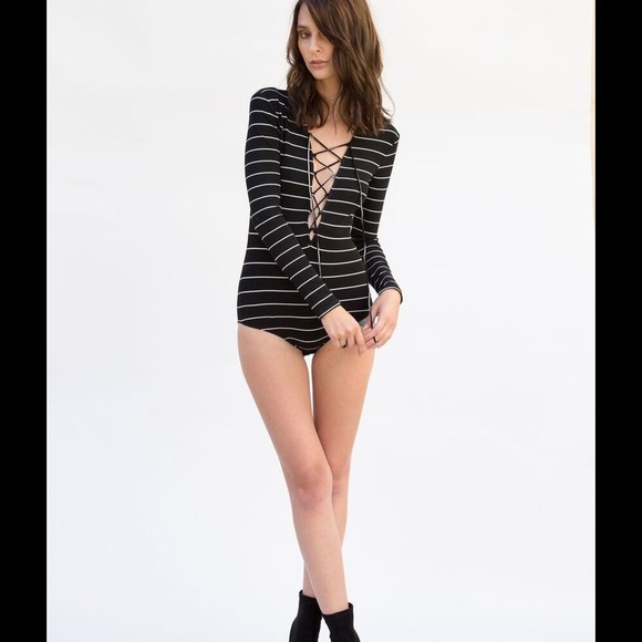 Scarlett Lace Up Bodysuit (S, M, L) - Picture 4 of 4
