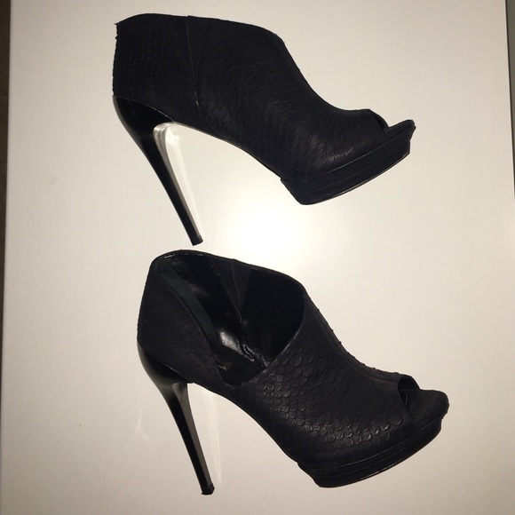 Peep toes booties - Picture 2 of 3