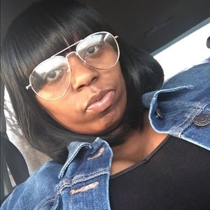 Meet your Posher, Denia