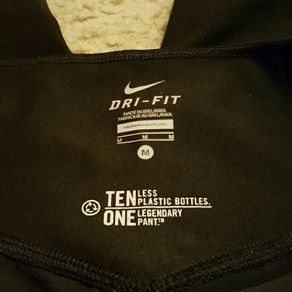 Nike Dri Fit Capri Workout Pants - Picture 3 of 3