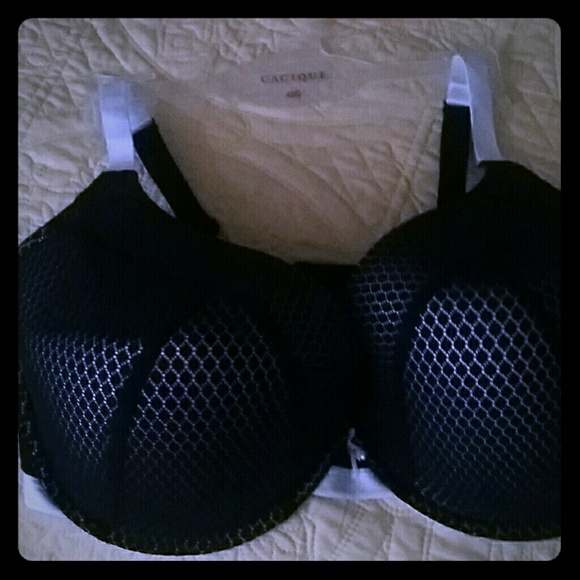 Black plunge Bra