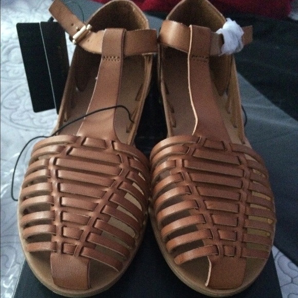 NWT tan sandals!