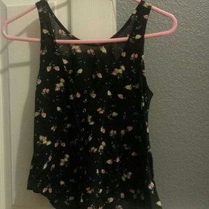 Kinda flowing semi cropped tank