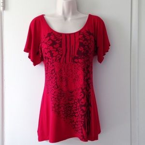 Red Graphic Top w/ Flowy Short Sleeves