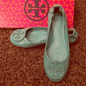 Tory burch reva tumbled patent leather flat