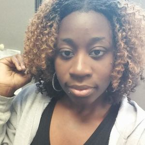 Meet your Posher, Crystal