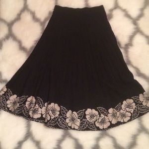 Black A-Line Sweater Skirt with Cream Flowered Hem