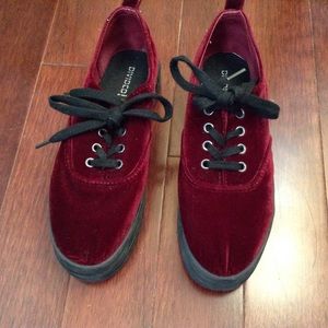 Rubber platform shoes