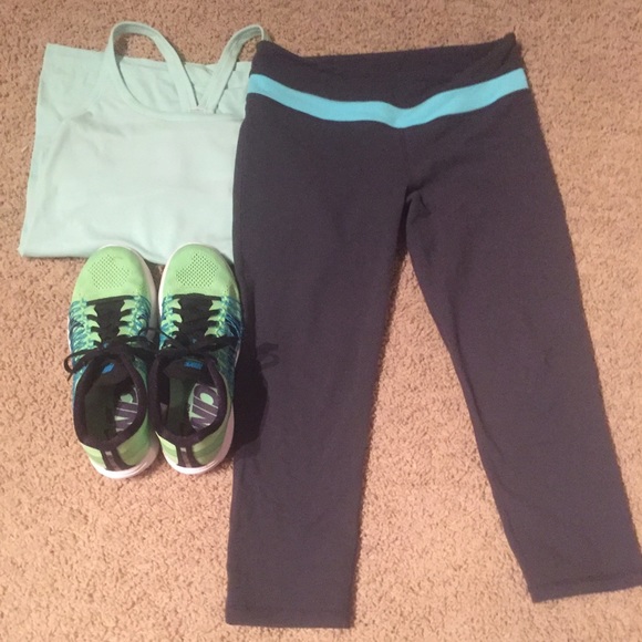 Lululemon "wunder under crop" - gray/teal stripe