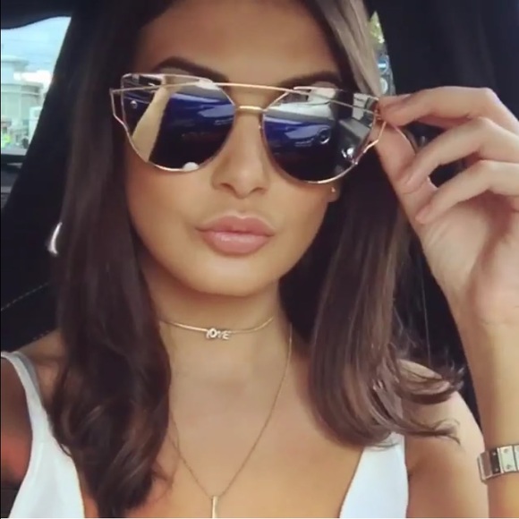 ❗️LAST ONE❗️Rose Gold Mirrored Aviator Sunglasses - Picture 2 of 4