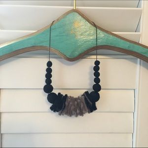 {Paris} Felt necklace