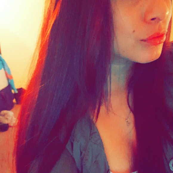 Meet your Posher, Yesenia