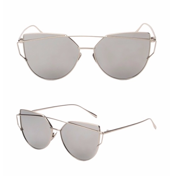 Silver Mirrored Reflective Aviator Sunglasses - Picture 4 of 4