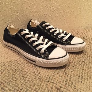BRAND NEW Black Converse Low Top Sneaker