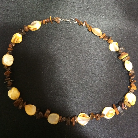 Pretty polished shell & stone necklace