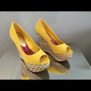 Vibrant yellow platform wedges