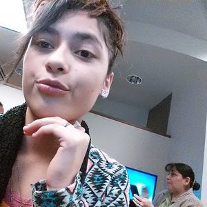 Meet your Posher, Elizabeth