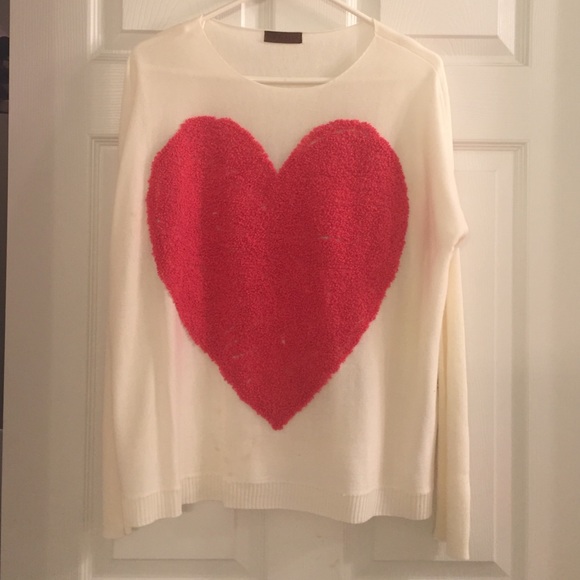 Light weight heart sweater