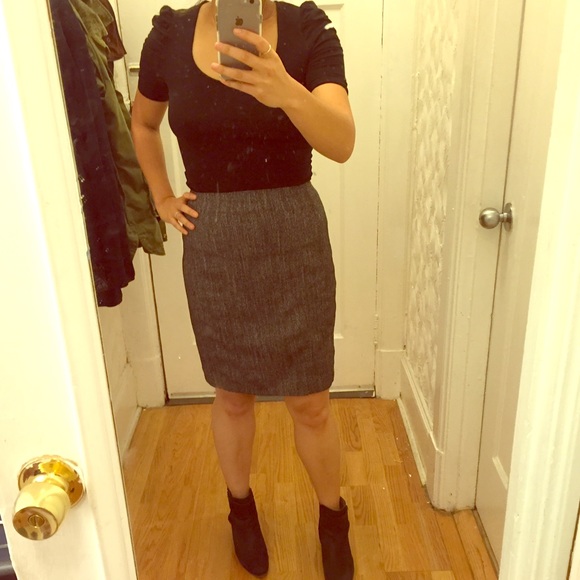 Express wool black and white above the knee skirt