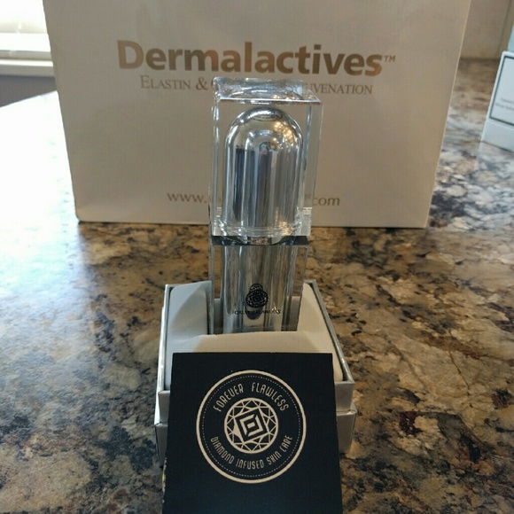 Diamond Infused Instant Lifting Serum