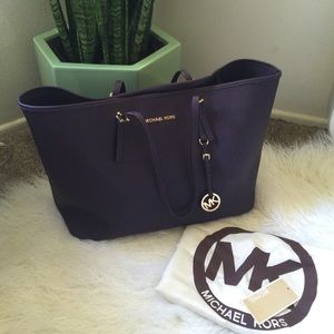 Michael Kors Jet Set Travel Tote Large