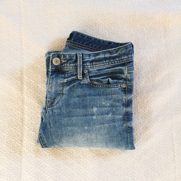 ♡ Light Wash Boyfriend Jeans ♡